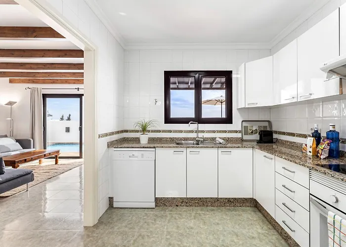 3 Vipvipvillas * Tías