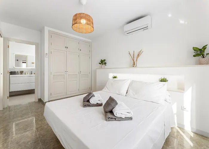 3 Vipvipvillas * Tías